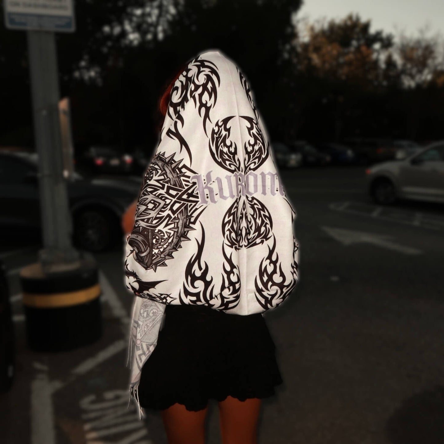 "Death by Kuromi" - REVERSIBLE PASHMINA (White/Black)