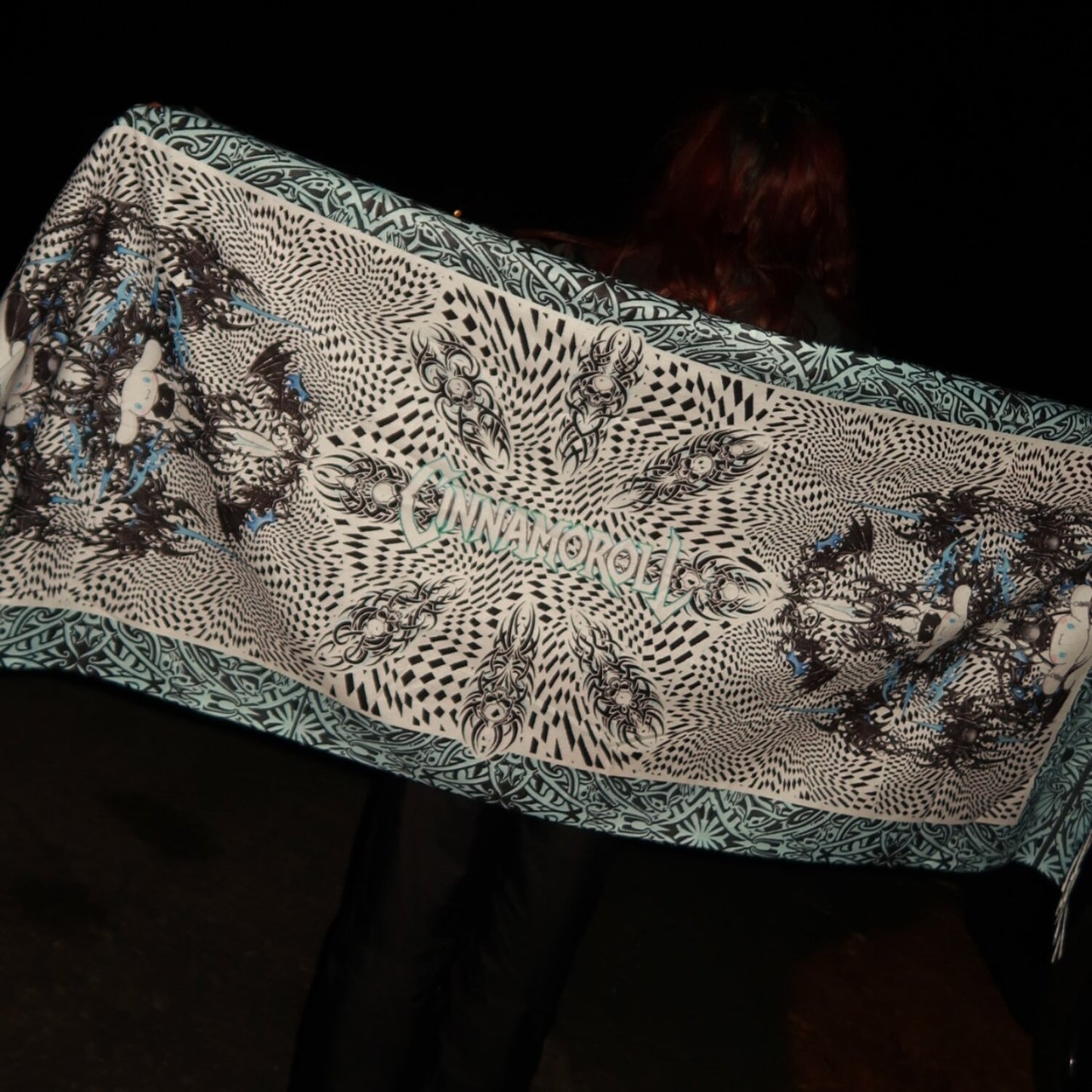 "Cinnamoroll's Revenge" - REVERSIBLE PASHMINA (White/Blue)