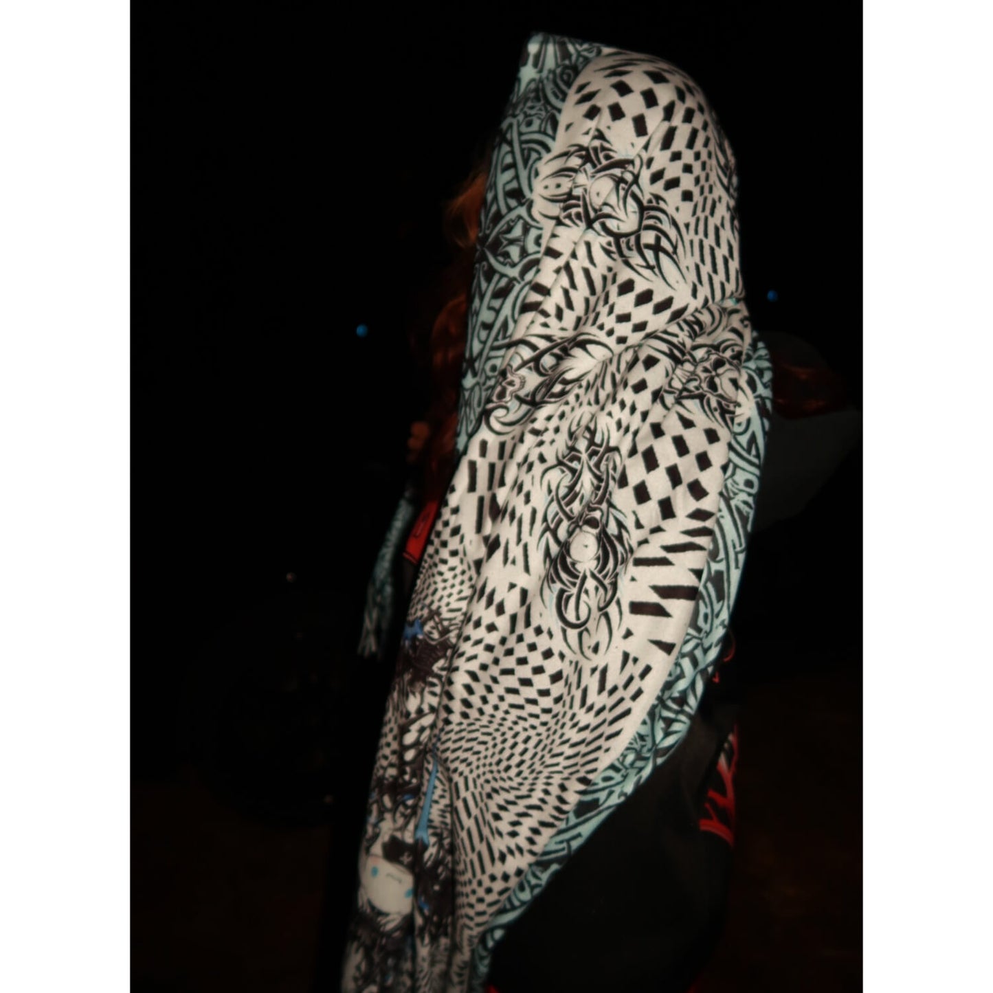 "Cinnamoroll's Revenge" - REVERSIBLE PASHMINA (White/Blue)