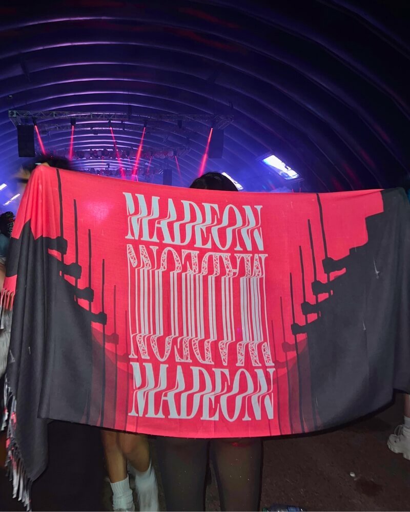 Red Pashima Rave FAITHv2 - RAVE PASHMINA – Pashmaniac